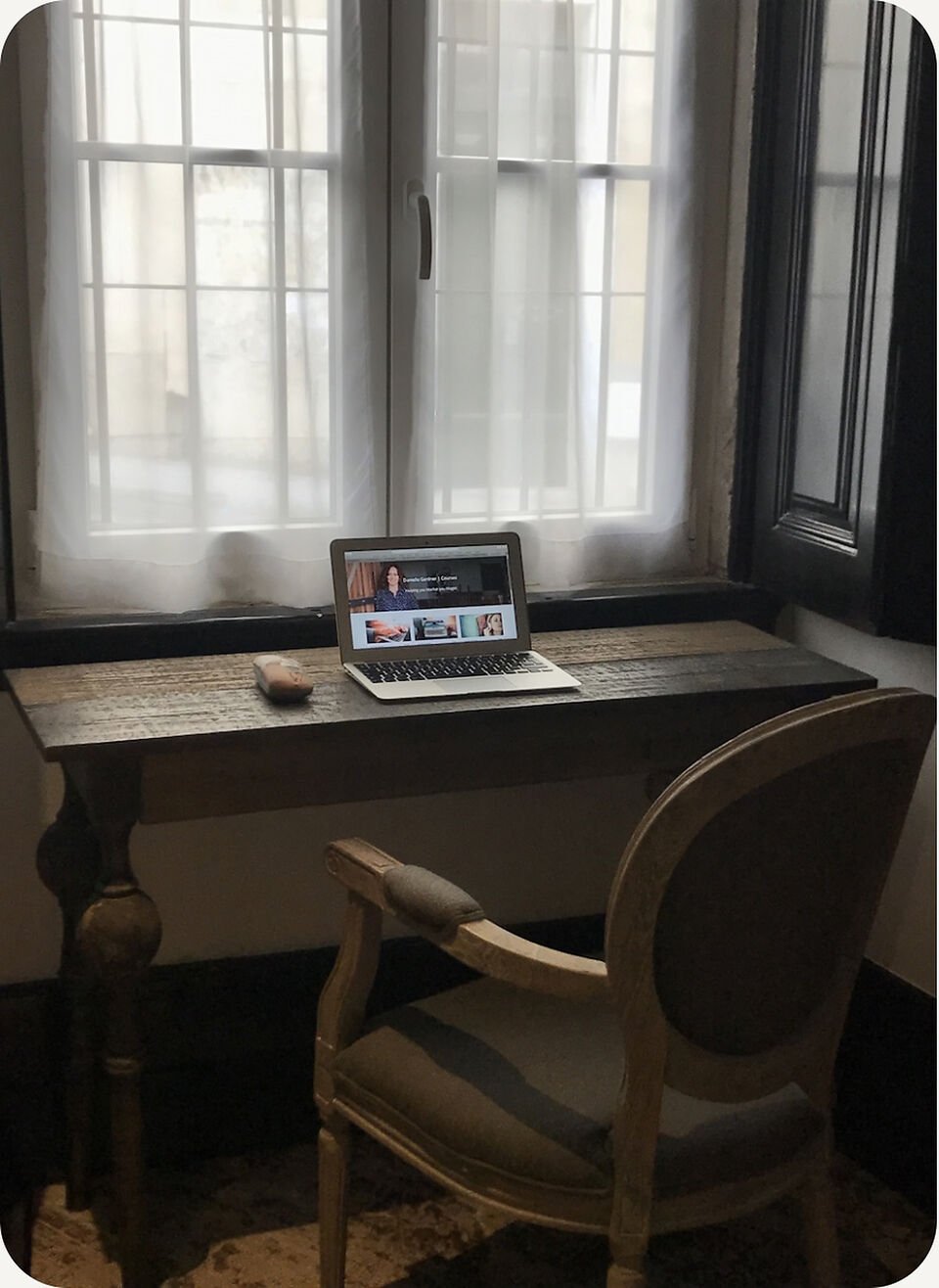chair desk and laptop